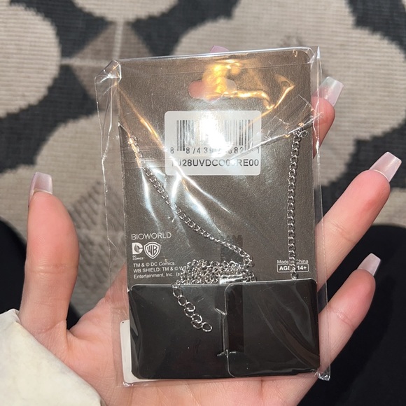 NEW Harley Quinn necklace - Picture 3 of 4